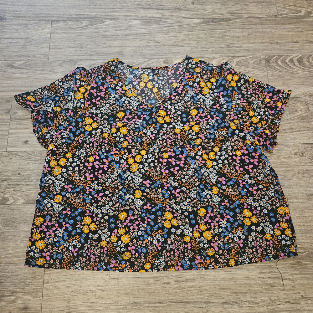 SHEIN Floral Short Sleeve‎ Boxy Blouse